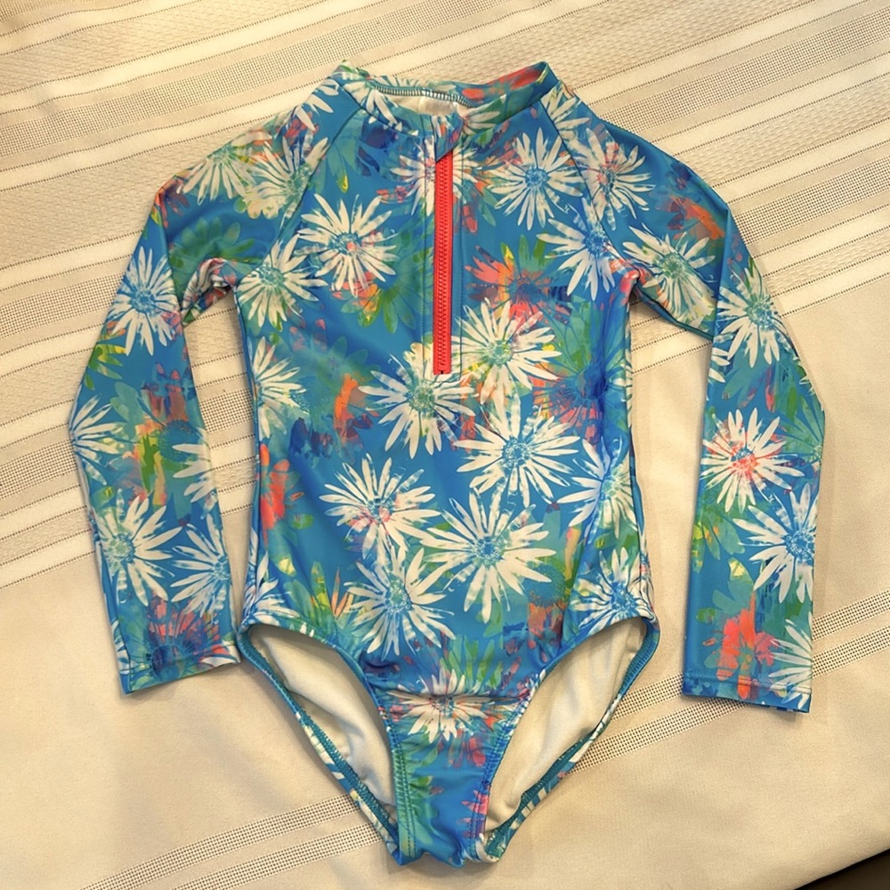 Girls Cat And Jack sun safety swimsuit, size XS (4/5).